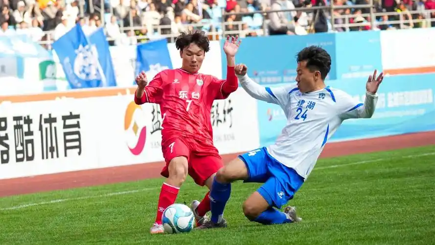 欧冠对决：巴黎圣日耳曼 VS 尤文图斯